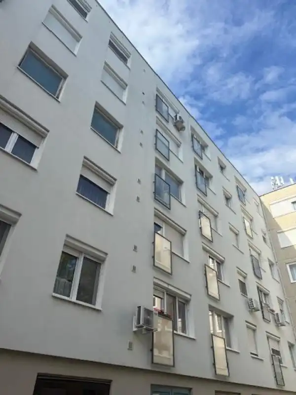 Eladó panellakás, Tatabánya 3 szoba 58 m² 43.9 M Ft