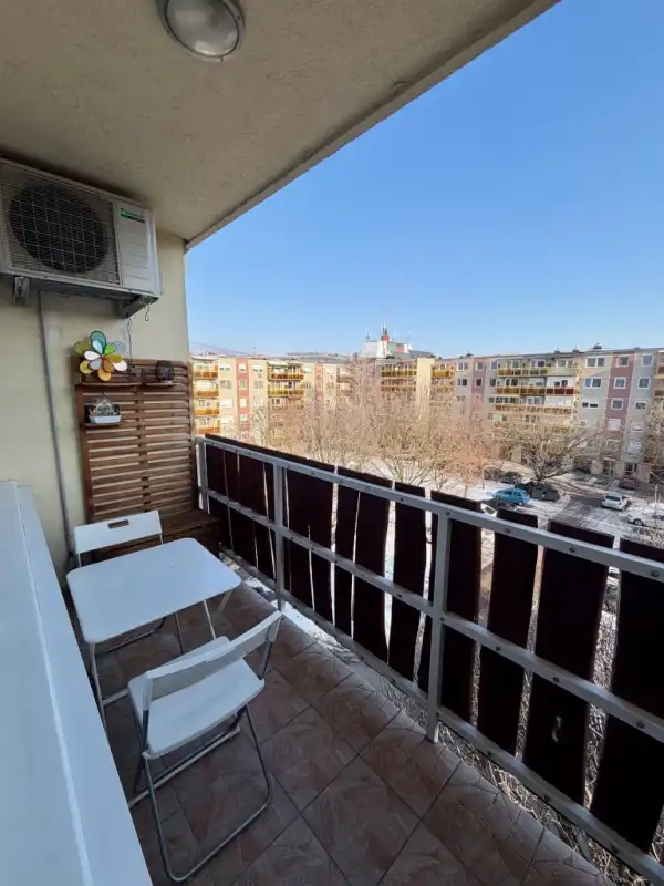 Eladó panellakás, Vác 2 szoba 60 m² 63 M Ft