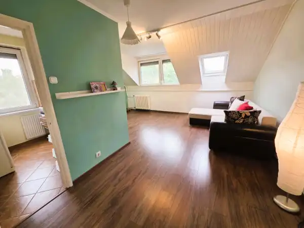 Eladó panellakás, Veszprém 3 szoba 64 m² 68.9 M Ft