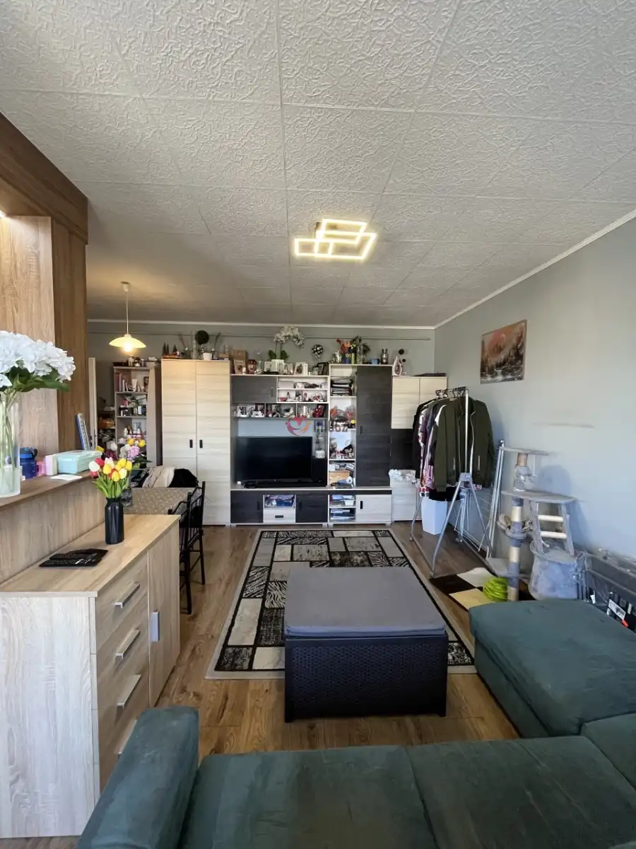 eladó panellakás, Veszprém