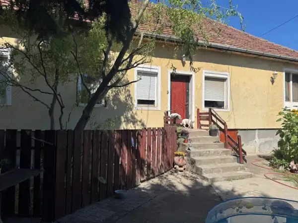 Eladó tanya, Szigethalom 20 szoba 288 m² 250 M Ft