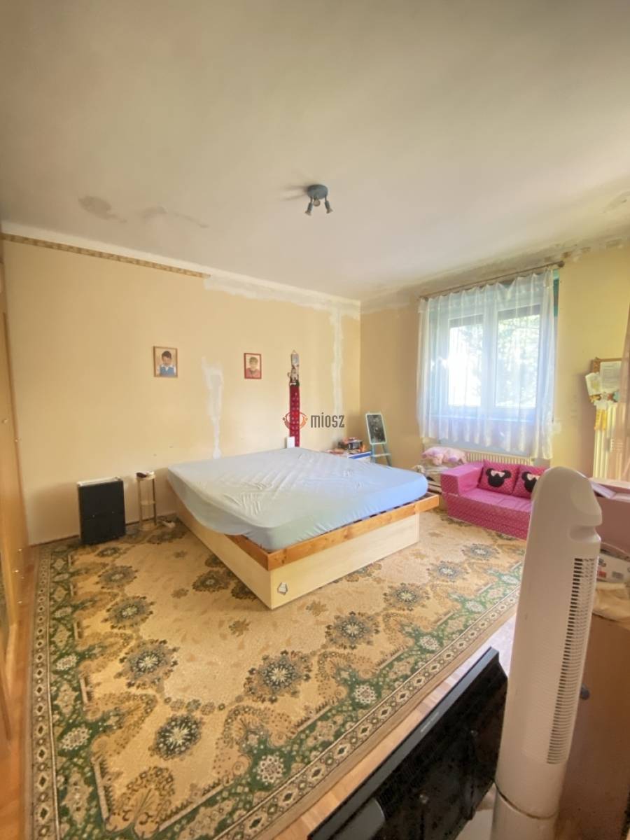 eladó téglalakás, Almásfüzitő