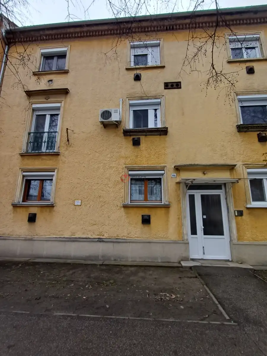 eladó téglalakás, Baja