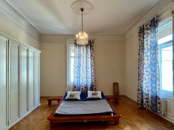 Eladó téglalakás, Budapest, V. kerület 4 szoba 130 m² 240 M Ft