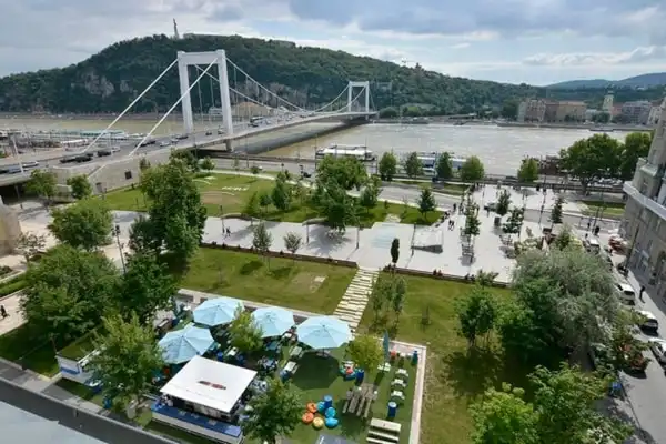 Eladó téglalakás, Budapest, V. kerület 3+1 szoba 100 m² 219 M Ft