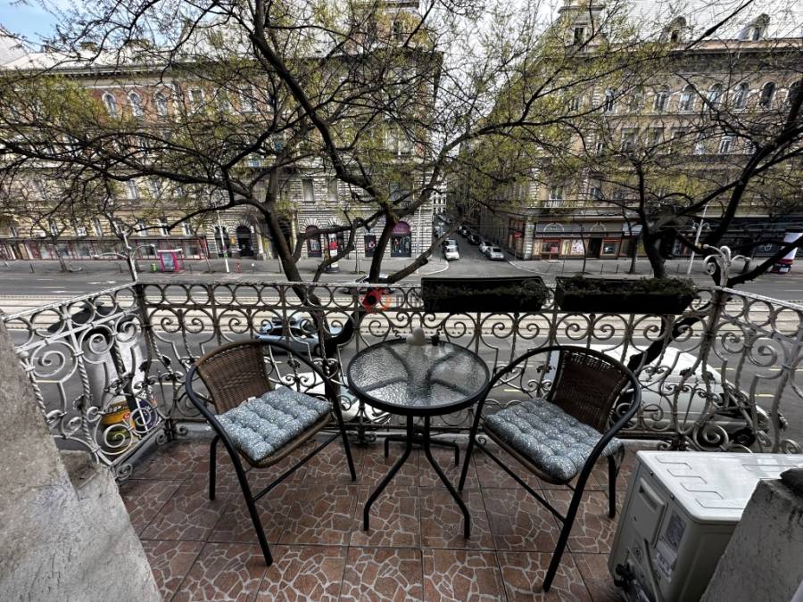 eladó téglalakás, Budapest, VI. kerület