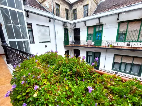 Eladó téglalakás, Budapest, VI. kerület 1+1 szoba 45 m² 62.9 M Ft