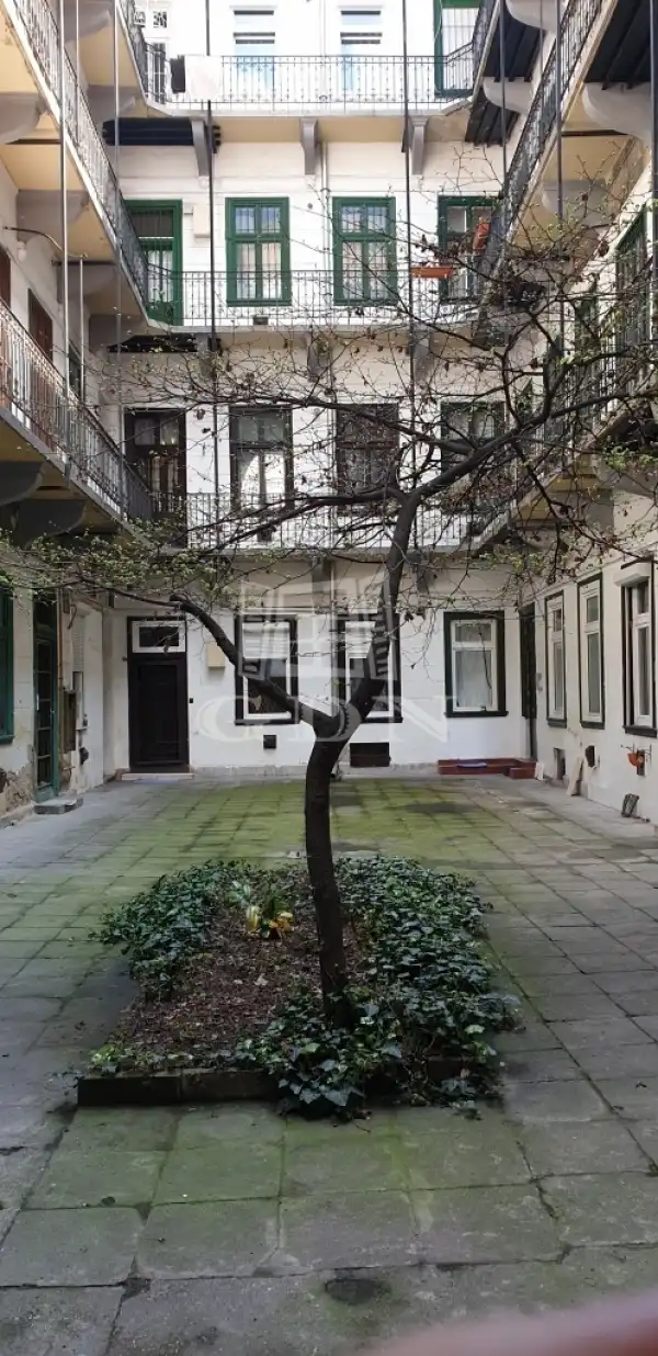 Eladó téglalakás, Budapest, VII. kerület 1 szoba 26 m² 43.9 M Ft