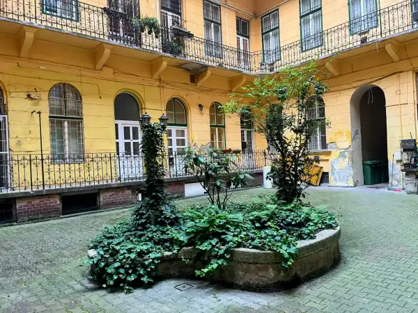 Eladó téglalakás, Budapest, VIII. kerület 4 szoba 96 m² 120 M Ft