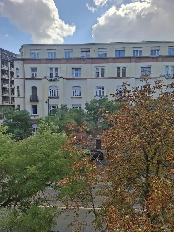 Eladó téglalakás, Budapest, XI. kerület 2+1 szoba 87 m² 110 M Ft Eladó téglalakás, Budapest, XI. kerület 2+1 szoba 87 m² 110 M Ft