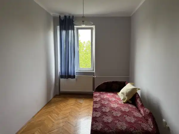 Eladó téglalakás, Dunaújváros 1+1 szoba 47 m² 23.5 M Ft