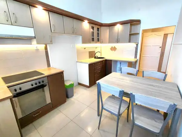 Eladó téglalakás, Komárom 2 szoba 57 m² 45.9 M Ft Eladó téglalakás, Komárom 2 szoba 57 m² 45.9 M Ft