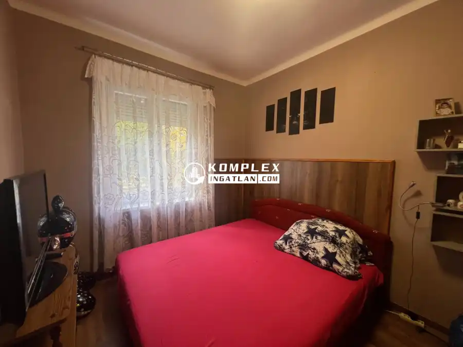 eladó téglalakás, Oroszlány