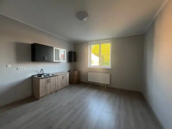 Eladó téglalakás, Oroszlány 1+1 szoba 38 m² 33.9 M Ft