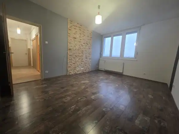 Eladó téglalakás, Pétfürdő 2 szoba 48 m² 30 M Ft