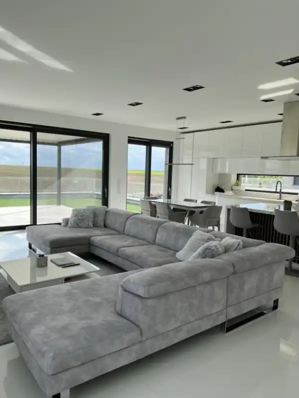 Eladó téglalakás, Tata 3 szoba 204 m² 159.99 M Ft