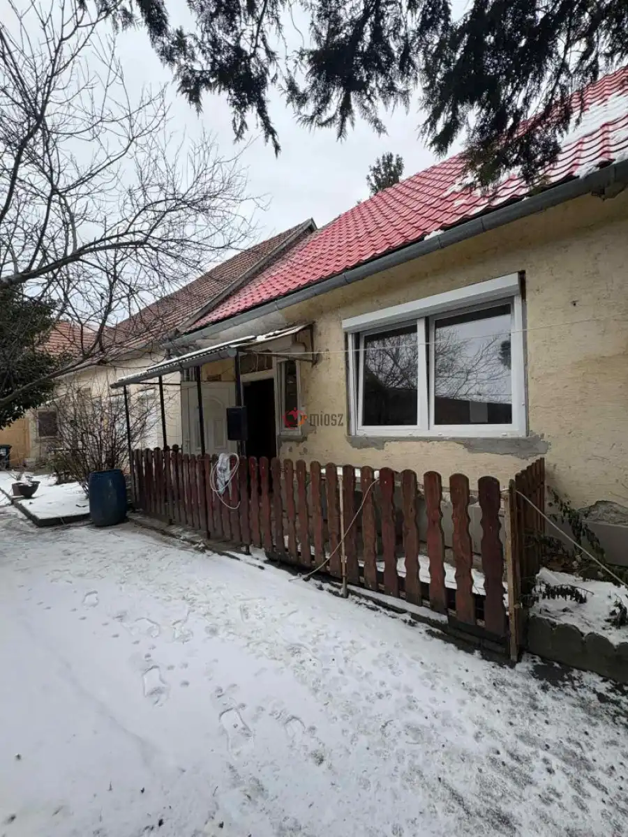 eladó téglalakás, Tata