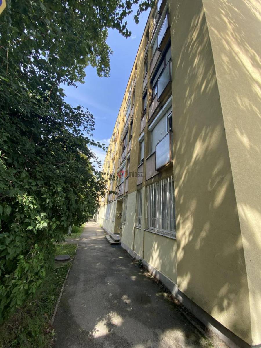 eladó téglalakás, Tatabánya