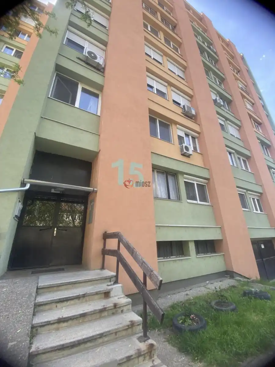 eladó téglalakás, Tatabánya