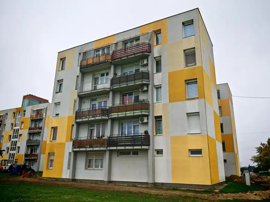 eladó téglalakás, Tatabánya