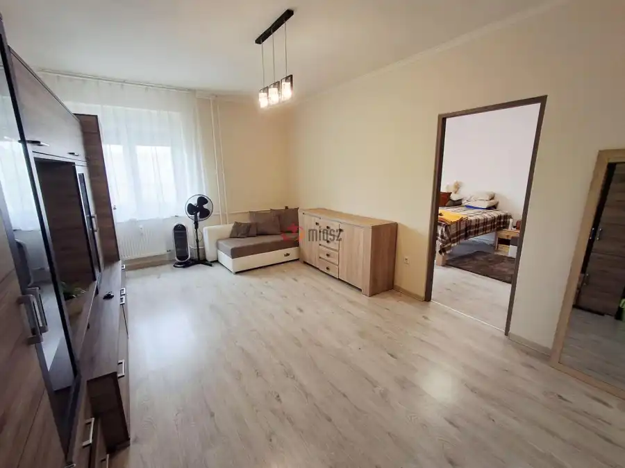 eladó téglalakás, Tatabánya