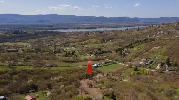 Eladó Üdülő, Vác 3329 m² 9.99 M Ft