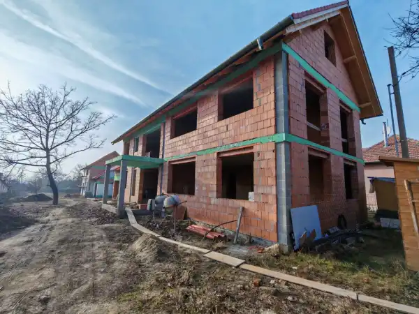 Eladó új építésű ikerház, Csömör 9 szoba 240 m² 199.9 M Ft