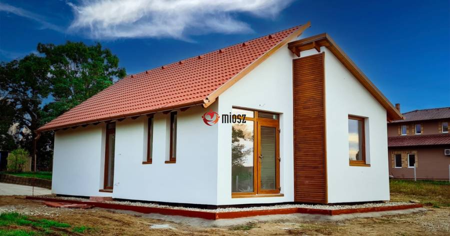 eladó újépítésű családi ház, Balatonszárszó