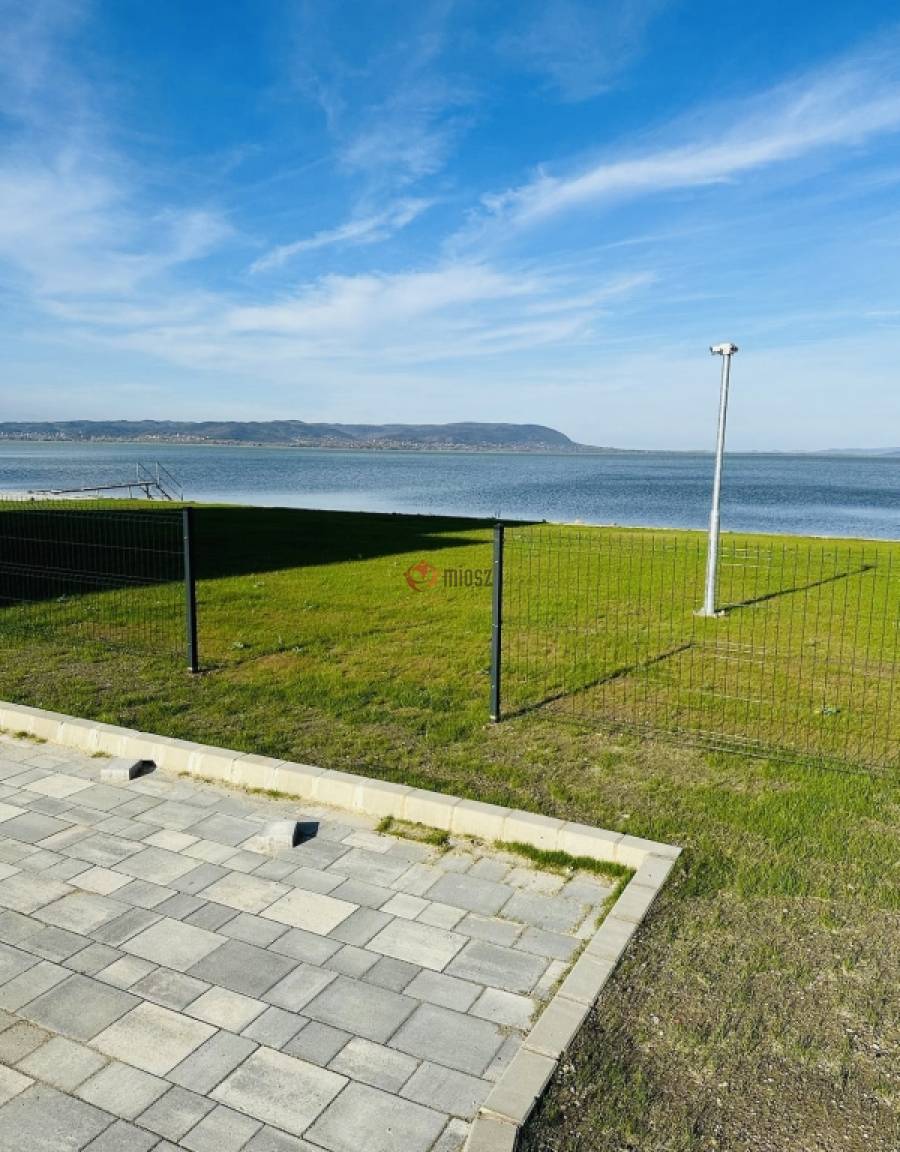 eladó újépítésű téglalakás, Balatonmáriafürdő