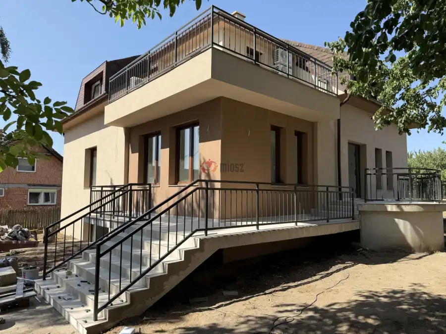 eladó újszerű családi ház, Budapest, XVII. kerület
