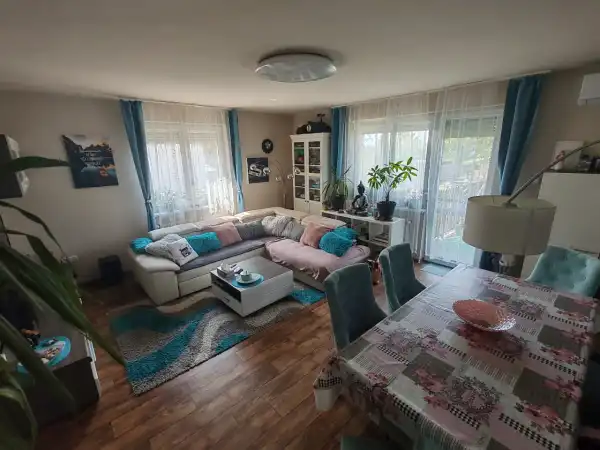 Eladó újszerű családi ház, Csömör 7+2 szoba 298 m² 249 M Ft
