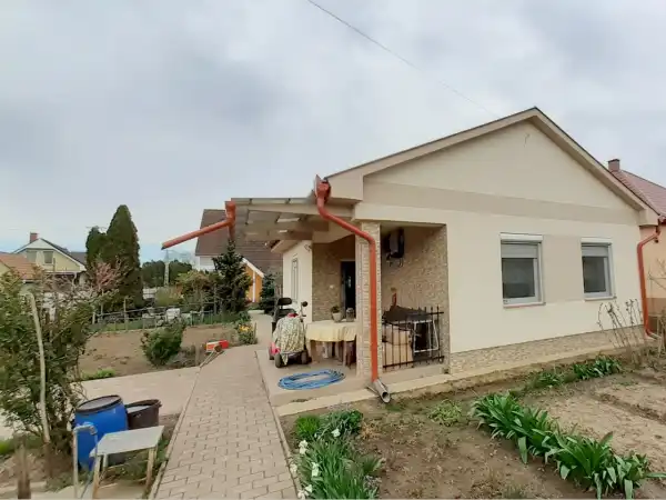 Eladó újszerű családi ház, Debrecen 1 szoba 56 m² 78.56 M Ft