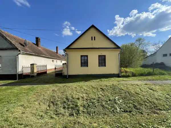 Eladó újszerű családi ház, Döbörhegy 1+3 szoba 100 m² 25 M Ft