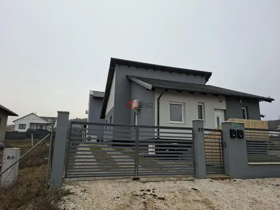 eladó újszerű családi ház, Kerepes