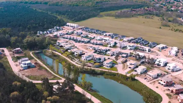 Eladó újszerű családi ház, Mogyoród 5 szoba 234 m² 299 M Ft