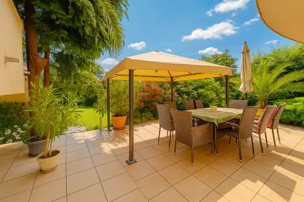 Eladó újszerű családi ház, Szentendre 10 szoba 320 m² 299 M Ft