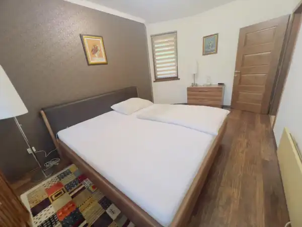 Eladó újszerű családi ház, Tata 5 szoba 200 m² 255 M Ft