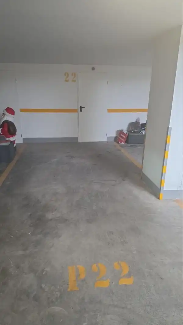 Eladó újszerű garázs, Tata 15 m² 9.5 M Ft