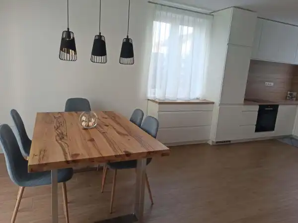 Eladó újszerű ikerház, Tata 1+3 szoba 78 m² 85 M Ft