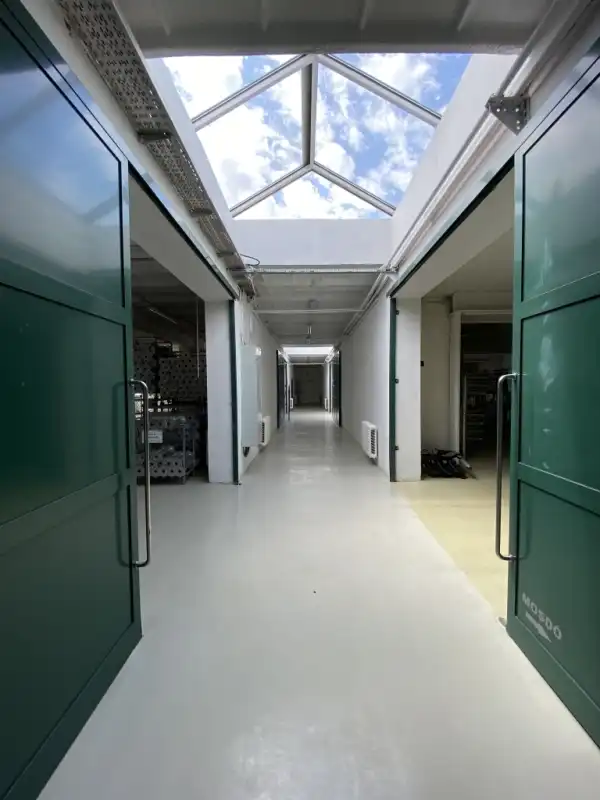 Eladó újszerű ipari ingatlan, Herceghalom 1050 m² 229 M Ft