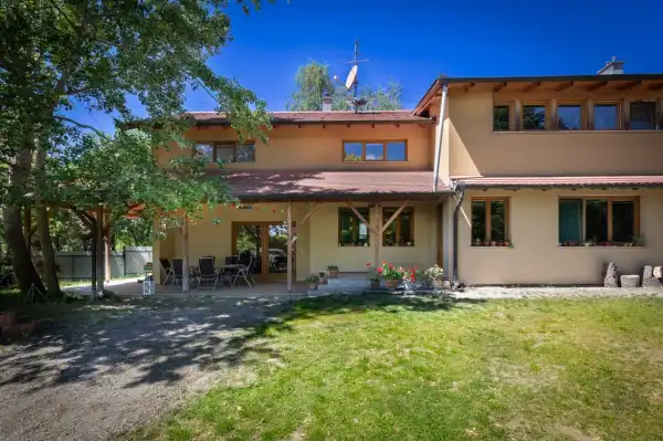 Eladó újszerű ipari ingatlan, Tárnok 6 szoba 360 m² 180 M Ft