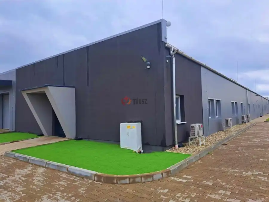 eladó újszerű ipari ingatlan, Tata