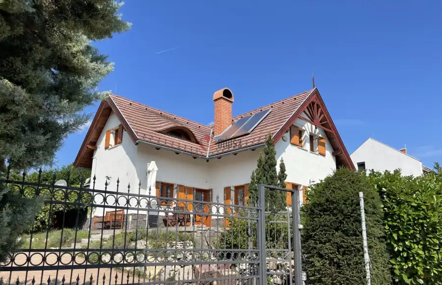 eladó újszerű nyaraló, Balatonfüred