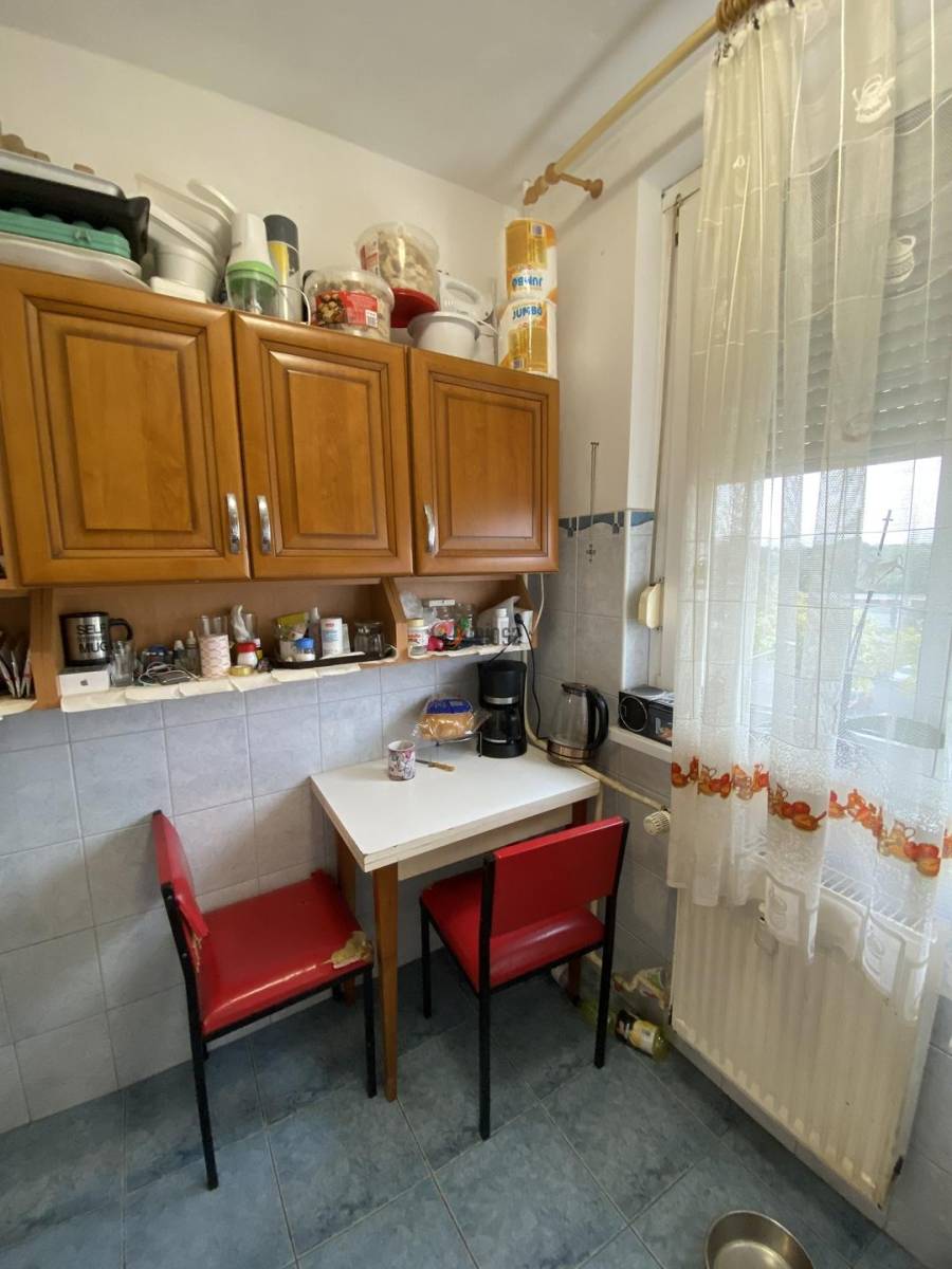 eladó újszerű panellakás, Dunaújváros