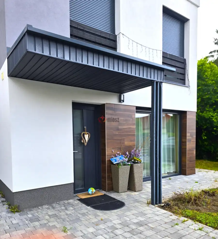 eladó újszerű sorház, Biatorbágy