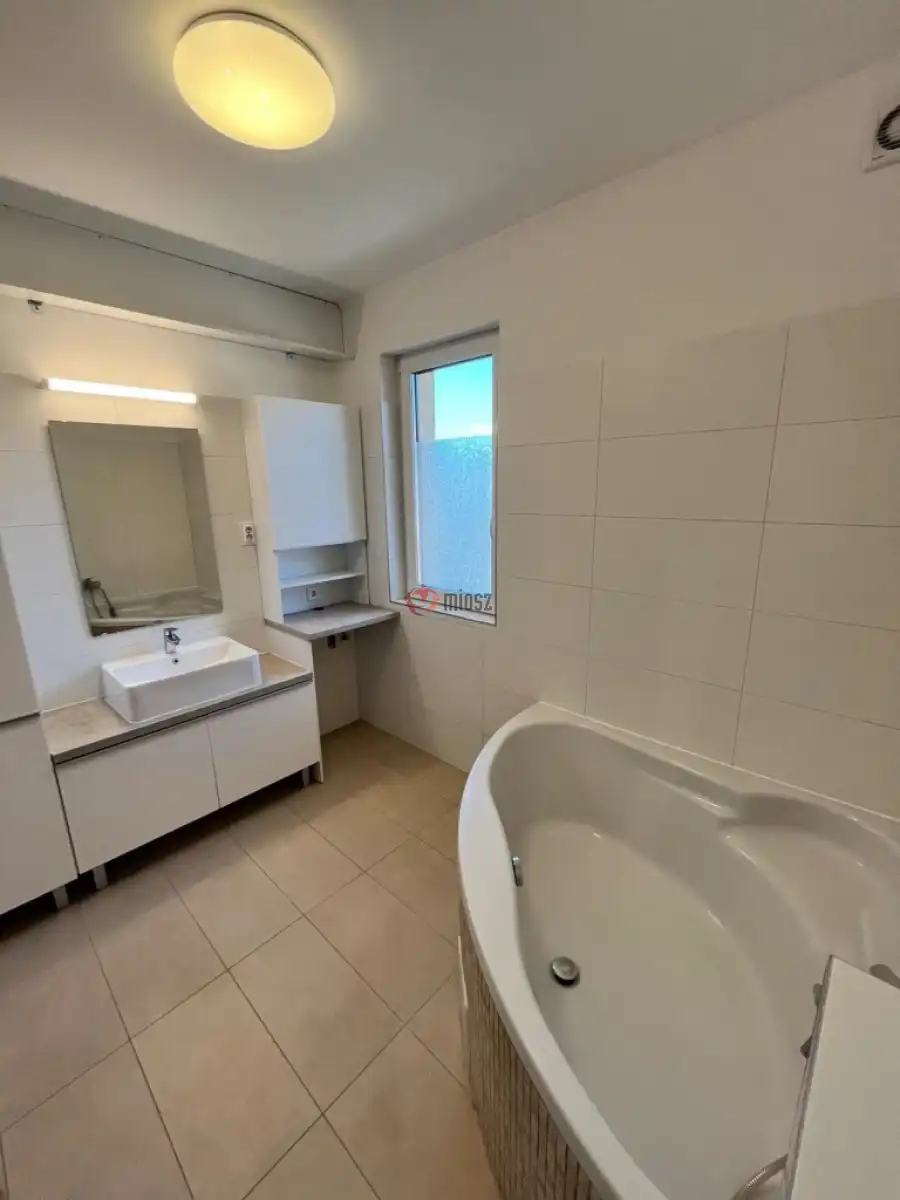 eladó újszerű sorház, Budapest, XVI. kerület