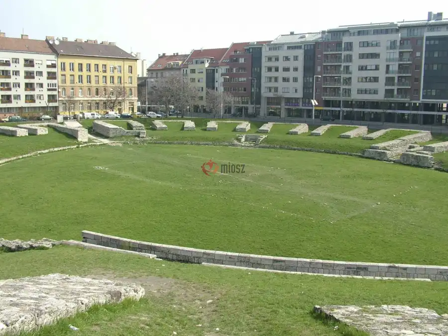 eladó újszerű téglalakás, Budapest, III. kerület