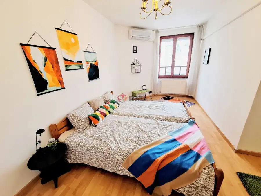 eladó újszerű téglalakás, Budapest, IX. kerület