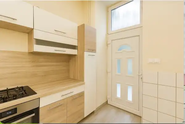 Eladó újszerű téglalakás, Budapest, VI. kerület 2 szoba 50 m² 72.5 M Ft