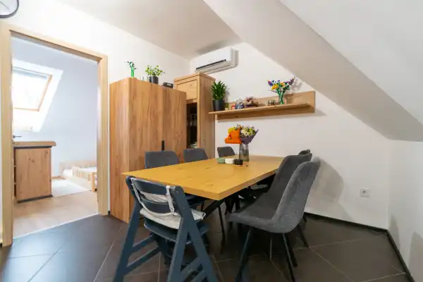 Eladó újszerű téglalakás, Mosonmagyaróvár 2+2 szoba 64 m² 65.9 M Ft
